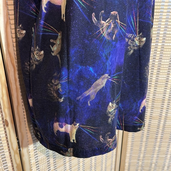 Zumiez Dark Night Sky Raining Cats With Laser Eyes Light Fleece Sleep Top Medium - Picture 6 of 16